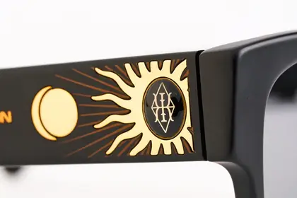 Detalle lateral de Gafas Eclipse