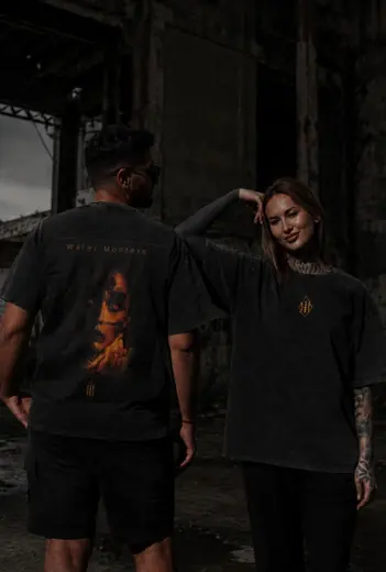 Remera NOCTURNAL foto editorial 1