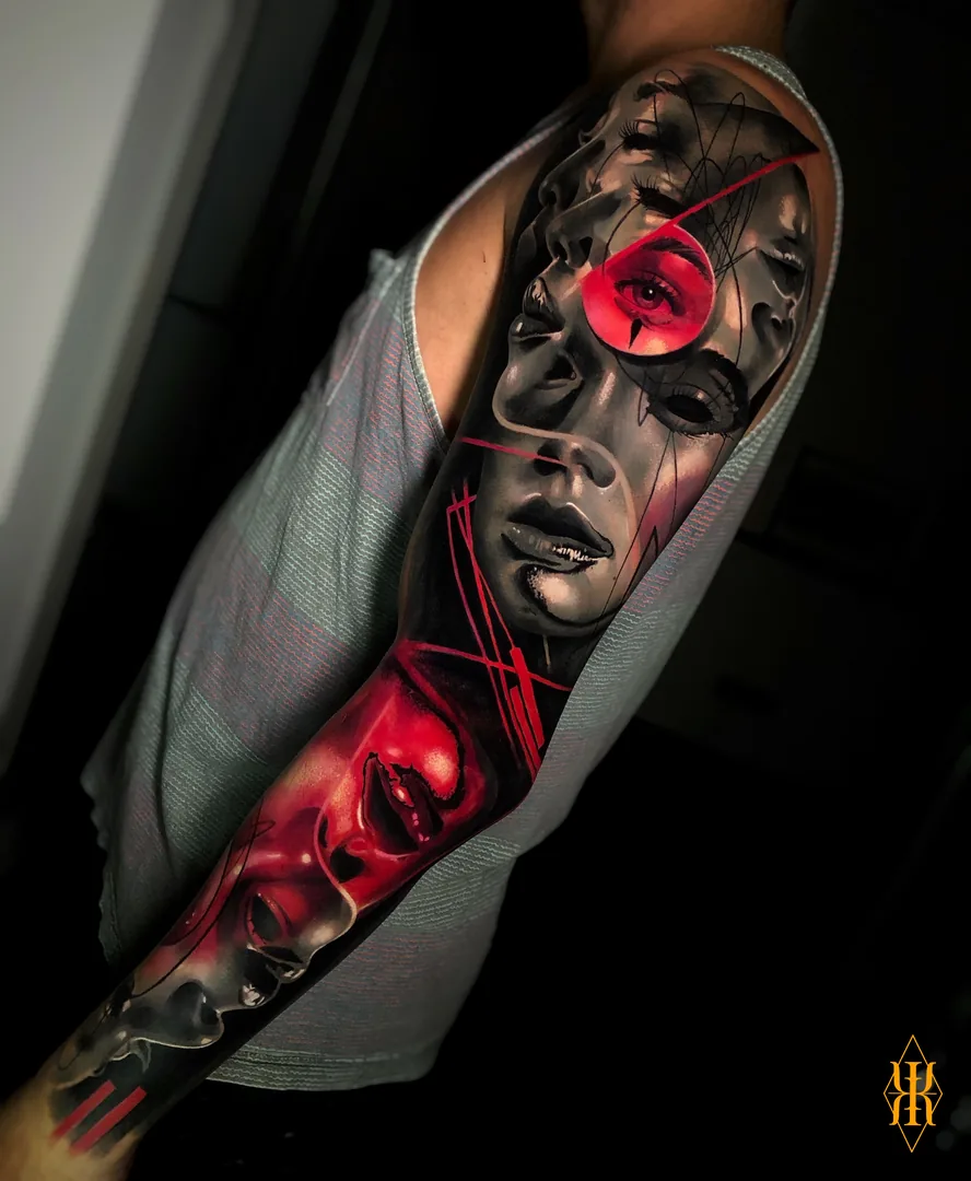 Trabajo seleccionado: antebrazo con rostro y rosa roja