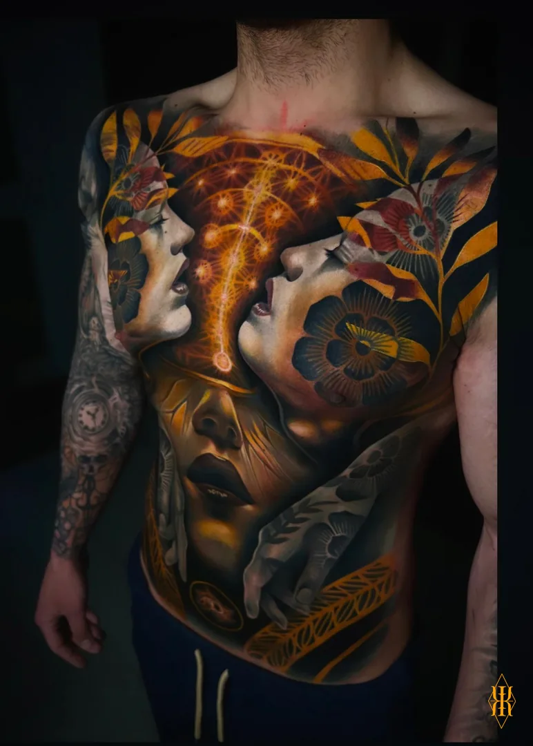 Trabajo destacado: torso lateral con composición a color